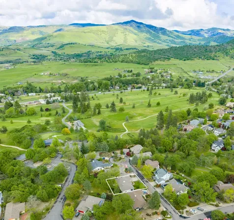 820 E Pebble Beach Drive Ashland OR 97520