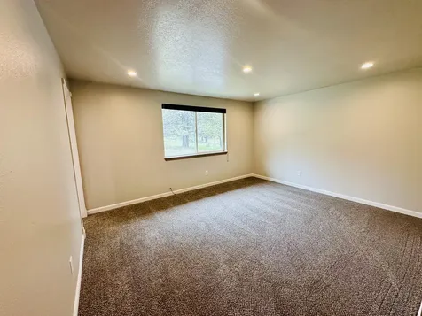 16524 Fieldcrest Road Klamath Falls OR 97603