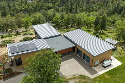 400 Coyote Run Jacksonville OR 97530