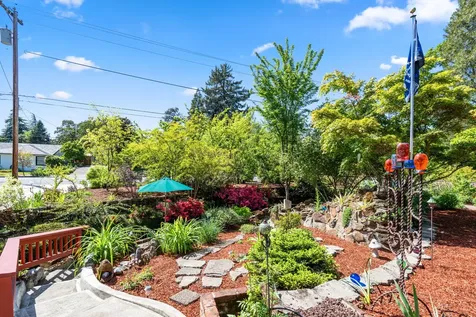 1341 NW Washington Boulevard Grants Pass OR 97526