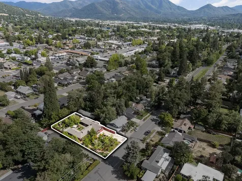 1341 NW Washington Boulevard Grants Pass OR 97526