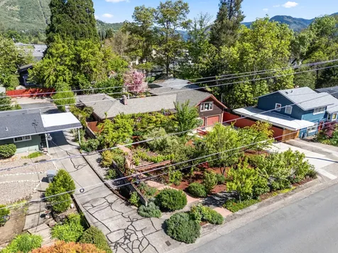 1341 NW Washington Boulevard Grants Pass OR 97526