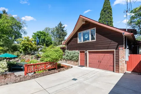 1341 NW Washington Boulevard Grants Pass OR 97526