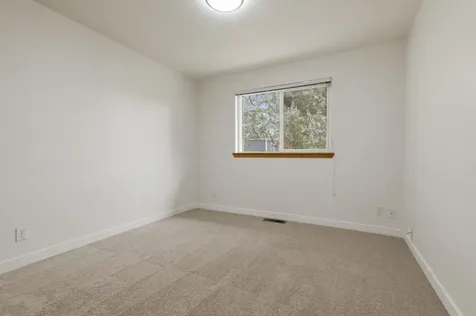 3097 NE Barrington Court Bend OR 97701