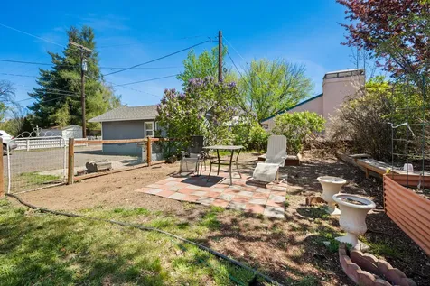 714 SW Cascade Avenue Redmond OR 97756