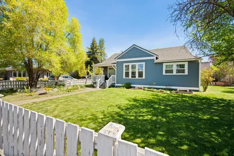 714 SW Cascade Avenue Redmond OR 97756