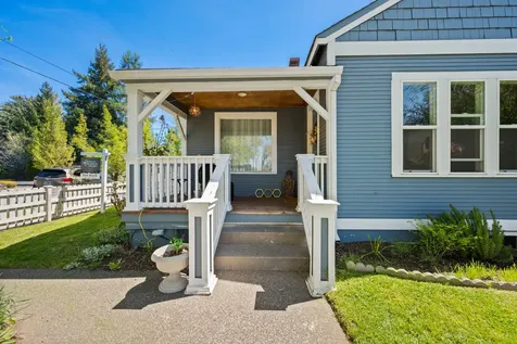 714 SW Cascade Avenue Redmond OR 97756