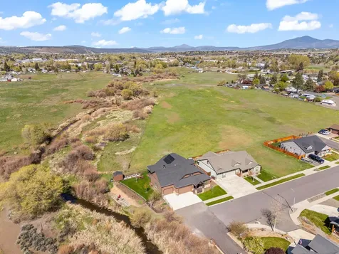 561 SE Stearns Road Prineville OR 97754