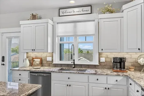 1112 Stanford Avenue Medford OR 97504