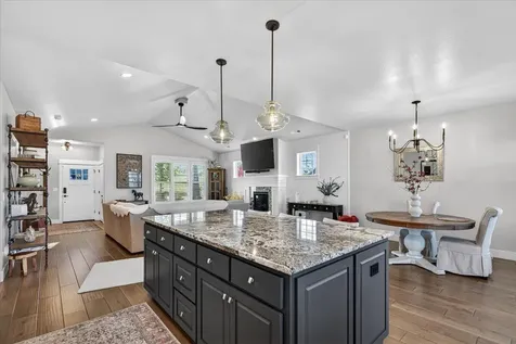 1112 Stanford Avenue Medford OR 97504