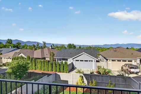 1112 Stanford Avenue Medford OR 97504