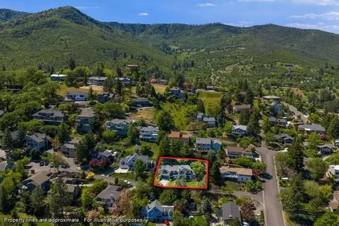 575 Dogwood Way Ashland OR 97520