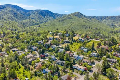 575 Dogwood Way Ashland OR 97520
