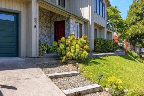 575 Dogwood Way Ashland OR 97520