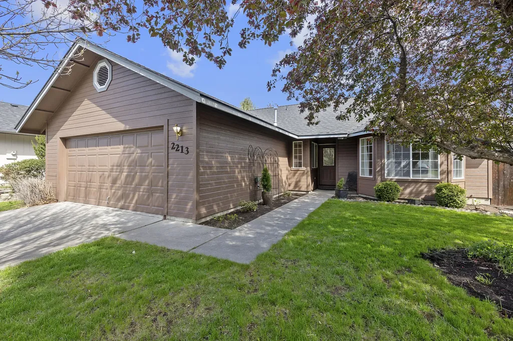 2213 NW Ivy Avenue Redmond OR 97756