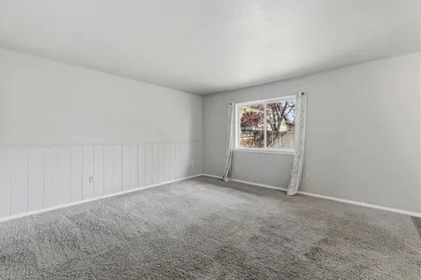 2213 NW Ivy Avenue Redmond OR 97756