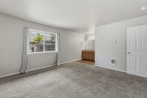2213 NW Ivy Avenue Redmond OR 97756
