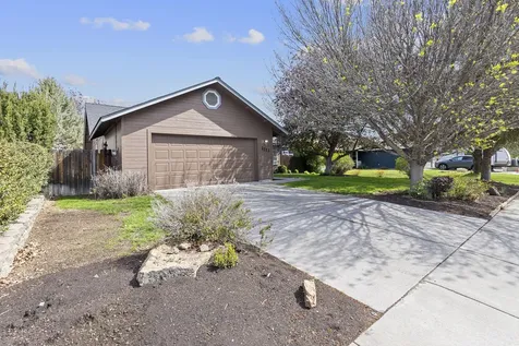 2213 NW Ivy Avenue Redmond OR 97756