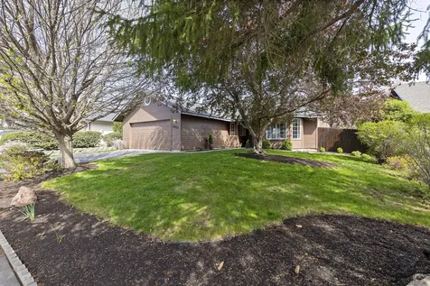2213 NW Ivy Avenue Redmond OR 97756