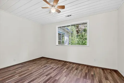 1635 NE Beacon Drive Grants Pass OR 97526