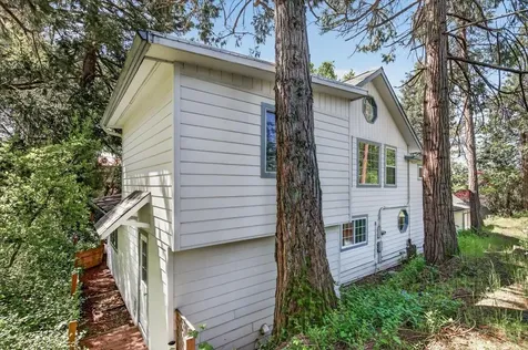 1635 NE Beacon Drive Grants Pass OR 97526