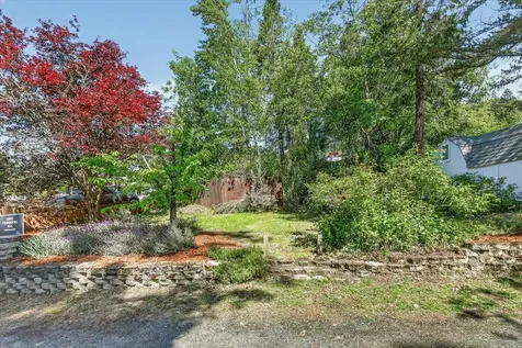 1635 NE Beacon Drive Grants Pass OR 97526