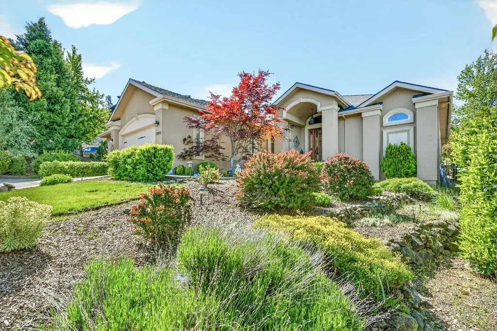 1284 Poppy Ridge Drive Eagle Point OR 97524