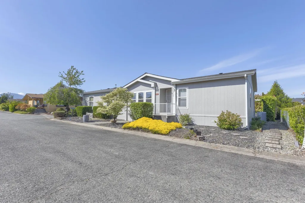 110 Red Oak Lane Grants Pass OR 97527