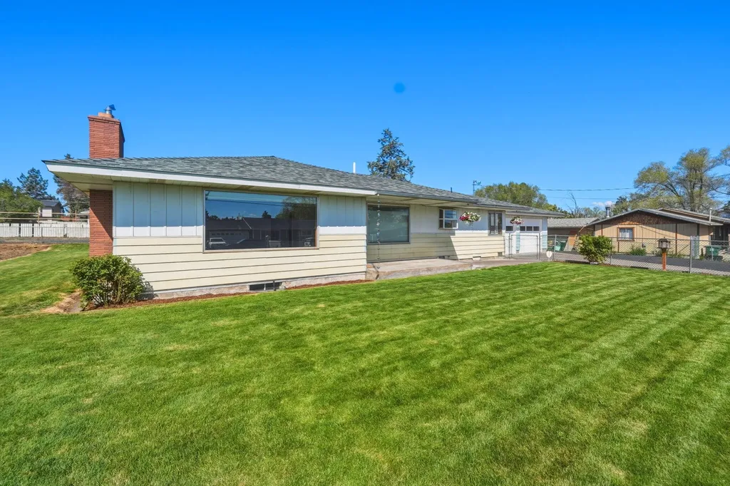 720 SW 1st Street Madras OR 97741