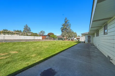 720 SW 1st Street Madras OR 97741