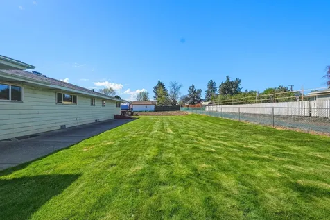 720 SW 1st Street Madras OR 97741