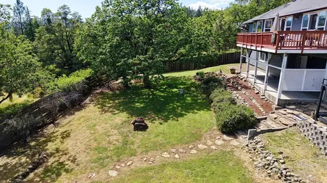 381 Pinetop Terrace Shady Cove OR 97539