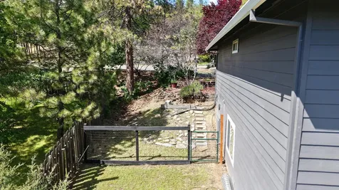 381 Pinetop Terrace Shady Cove OR 97539