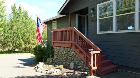381 Pinetop Terrace Shady Cove OR 97539