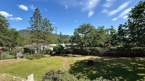 381 Pinetop Terrace Shady Cove OR 97539