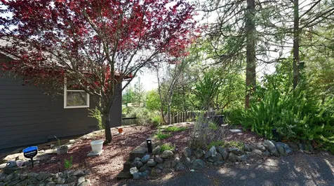 381 Pinetop Terrace Shady Cove OR 97539