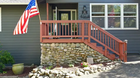381 Pinetop Terrace Shady Cove OR 97539
