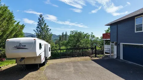 381 Pinetop Terrace Shady Cove OR 97539