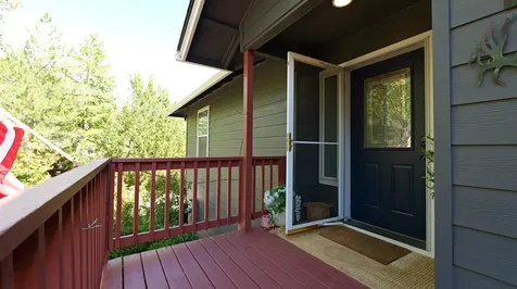 381 Pinetop Terrace Shady Cove OR 97539