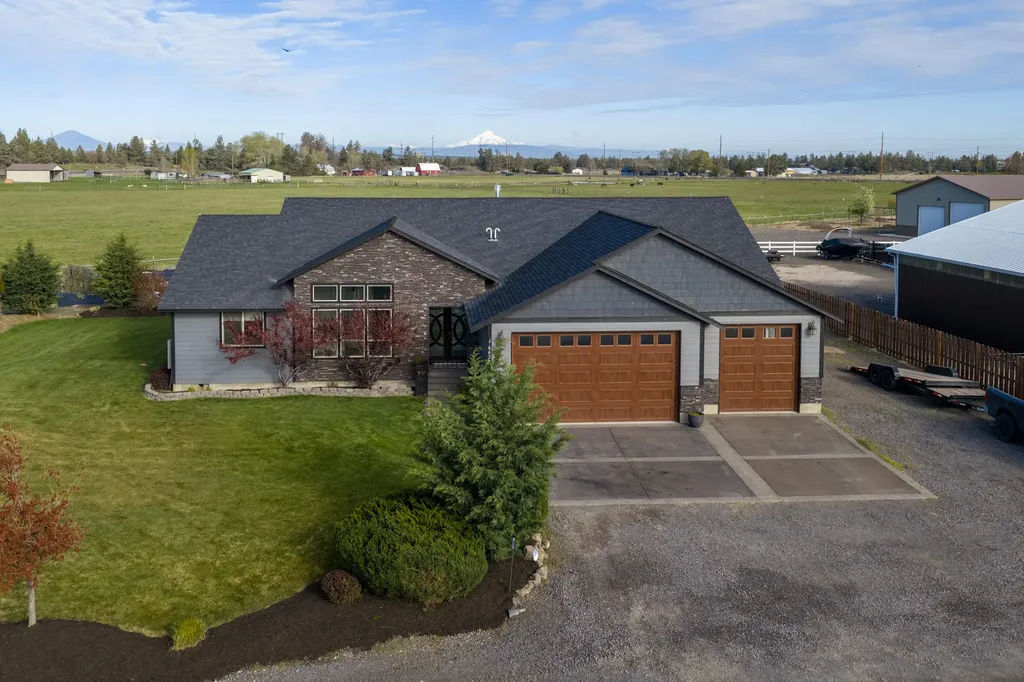 4437 NW Glenn Meadow Loop Redmond OR 97756