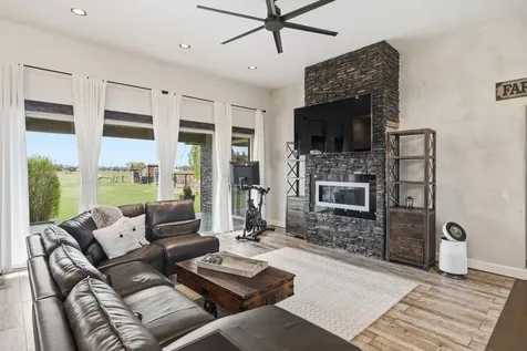 4437 NW Glenn Meadow Loop Redmond OR 97756