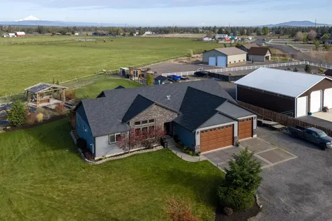 4437 NW Glenn Meadow Loop Redmond OR 97756