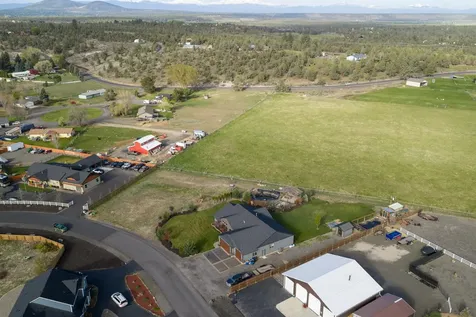 4437 NW Glenn Meadow Loop Redmond OR 97756