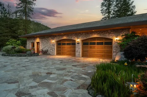 727 Earhart Road Rogue River OR 97537