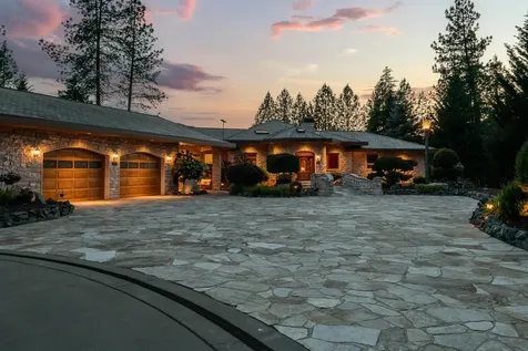 727 Earhart Road Rogue River OR 97537