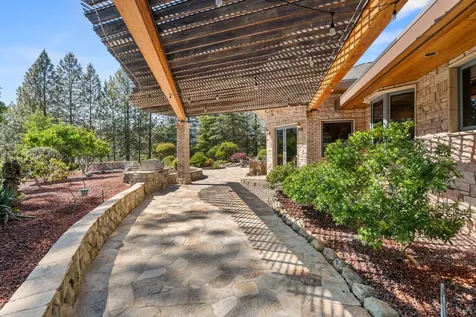 727 Earhart Road Rogue River OR 97537