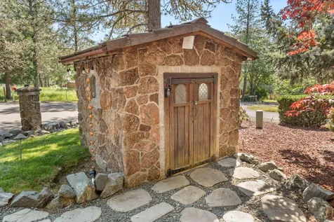 727 Earhart Road Rogue River OR 97537