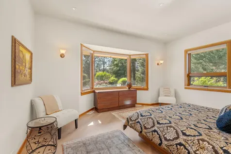 727 Earhart Road Rogue River OR 97537