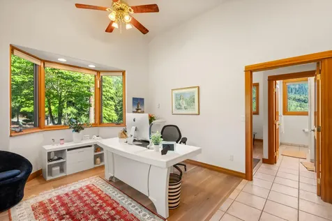 727 Earhart Road Rogue River OR 97537
