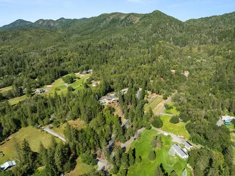 727 Earhart Road Rogue River OR 97537